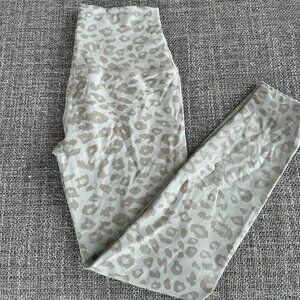 Beyond Yoga: Gray Animal Print Leggings (very soft!)